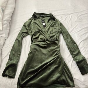 Boohoo Green Ruched Wrap Dress with Plunge Neckline